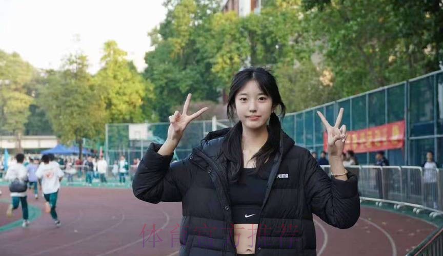 亲密互动，广东19岁王洪泽恋情曝光，女友可爱，体育生，杜锋祝福